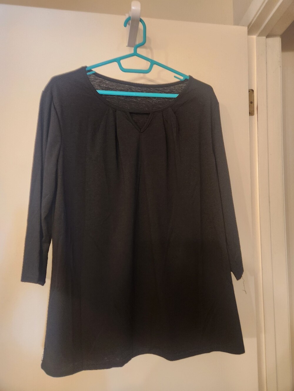 Women's Black Long Sleeve Scoop Neck Top